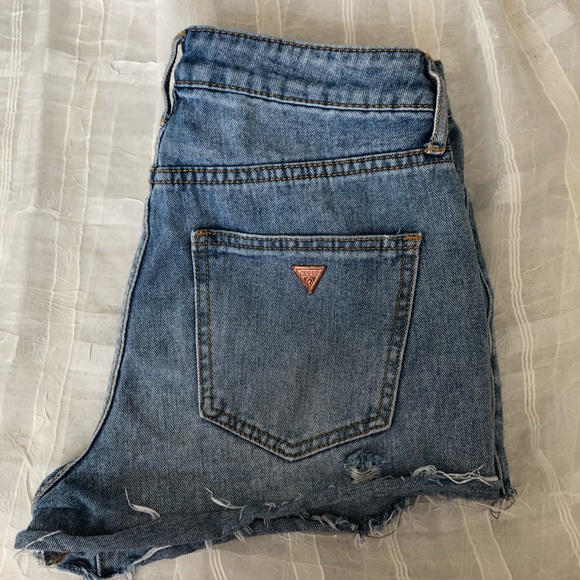 Guess Denim Shorts with flower details! - Picture 4 of 5